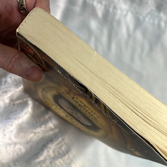 Confessions of an Ugly Stepsister by Gregory Maguire Author of Wicked paperback - Picture 12 of 12